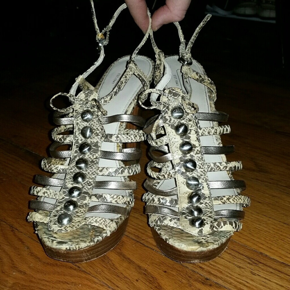 Coach Snakeskin size 9.5 Heels